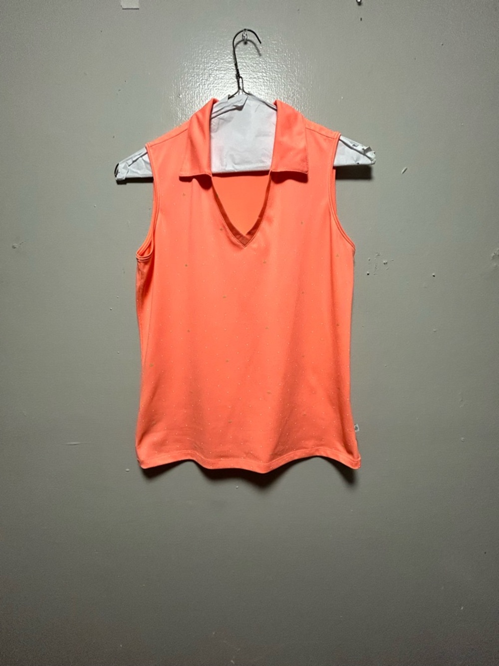 Sleeveless Collared V-Neck Tank Top in Coral